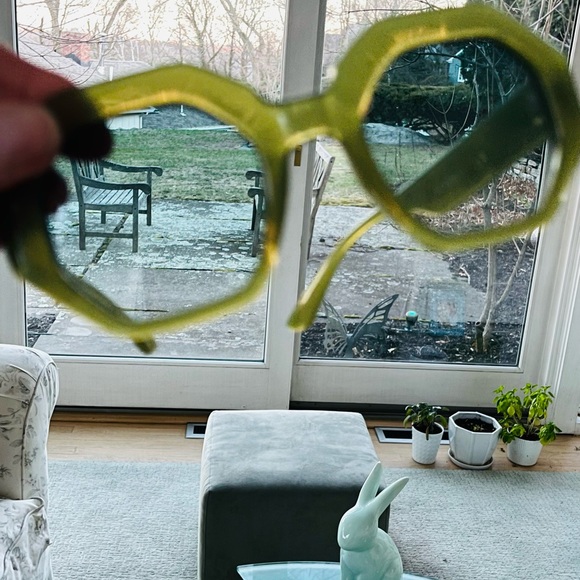 COPY - Green Hexagonal Sunglasses - Picture 2 of 3